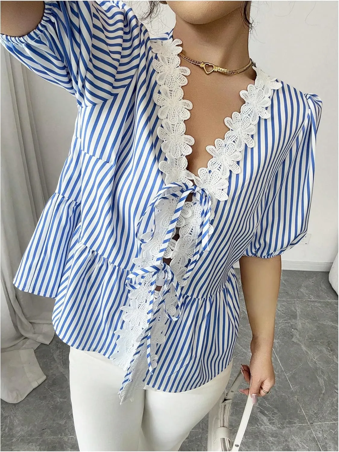 WDIRARA Women's Floral Print Bow Tie Front Blouse Puff Short Sleeve Round Neck Peplum Babydoll Shirt